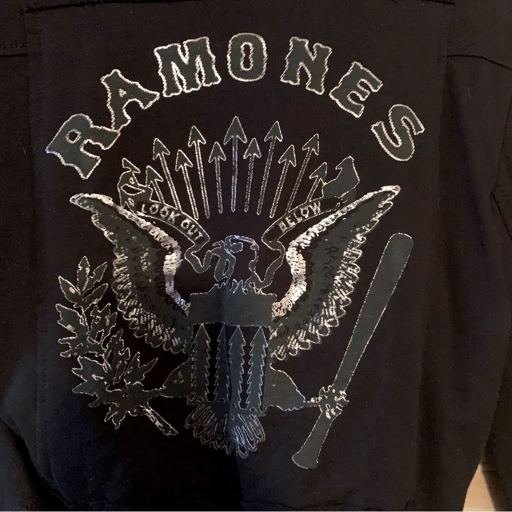 Ramones Glamhead 1990’s zip and snap waist cut sweatshirt jacket black small